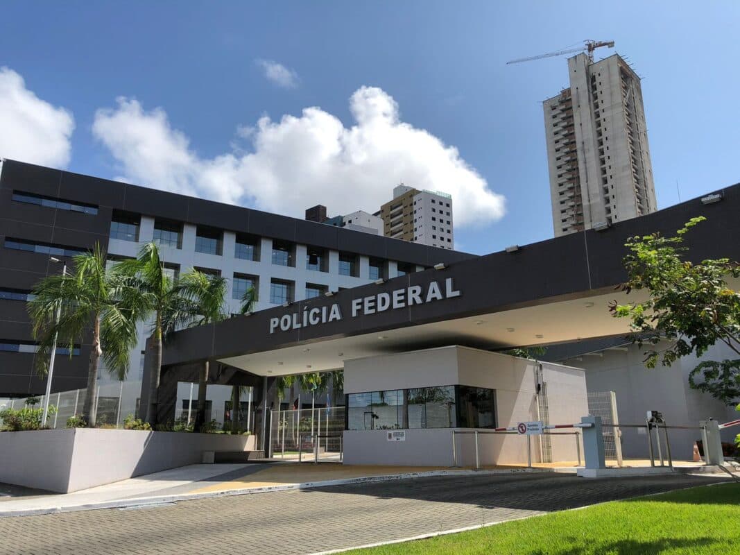 Polícia Federal indicia Raíssa Lacerda, Lauremília e outras 10 pessoas na operação 'Território Livre' em João Pessoa