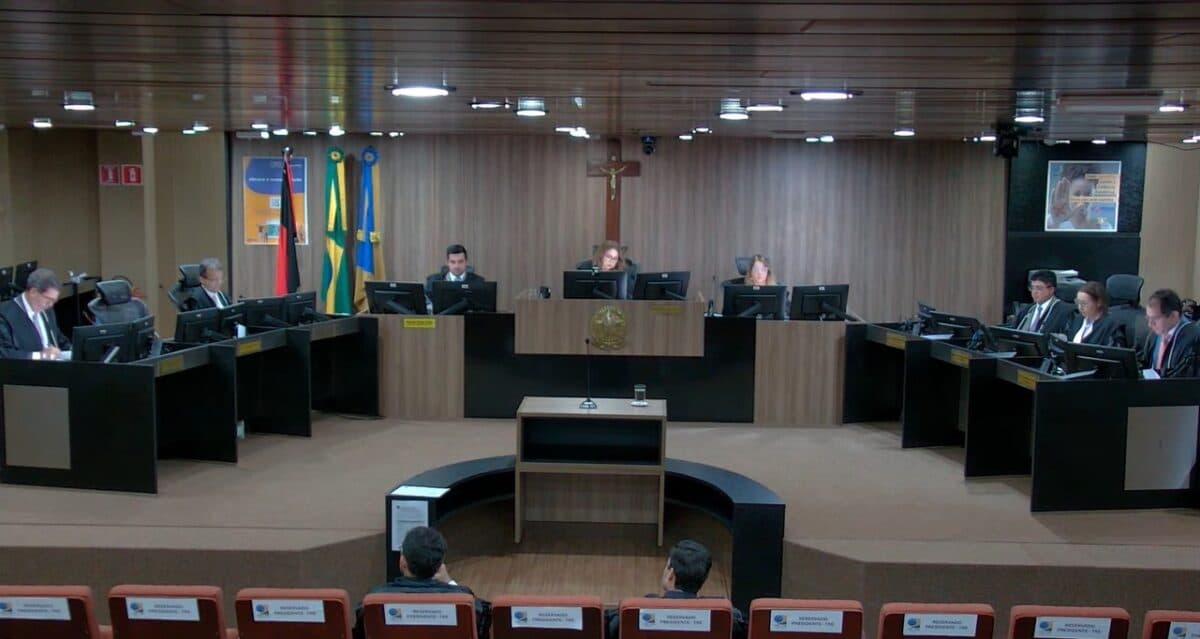 TRE-PB livra deputado estadual e prefeita reeleita de multa por entrega de cestas básicas na cidade de Conde