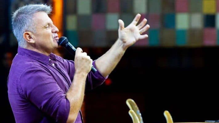 Fundador da igreja Bola de Neve morre em acidente de moto no interior de São Paulo