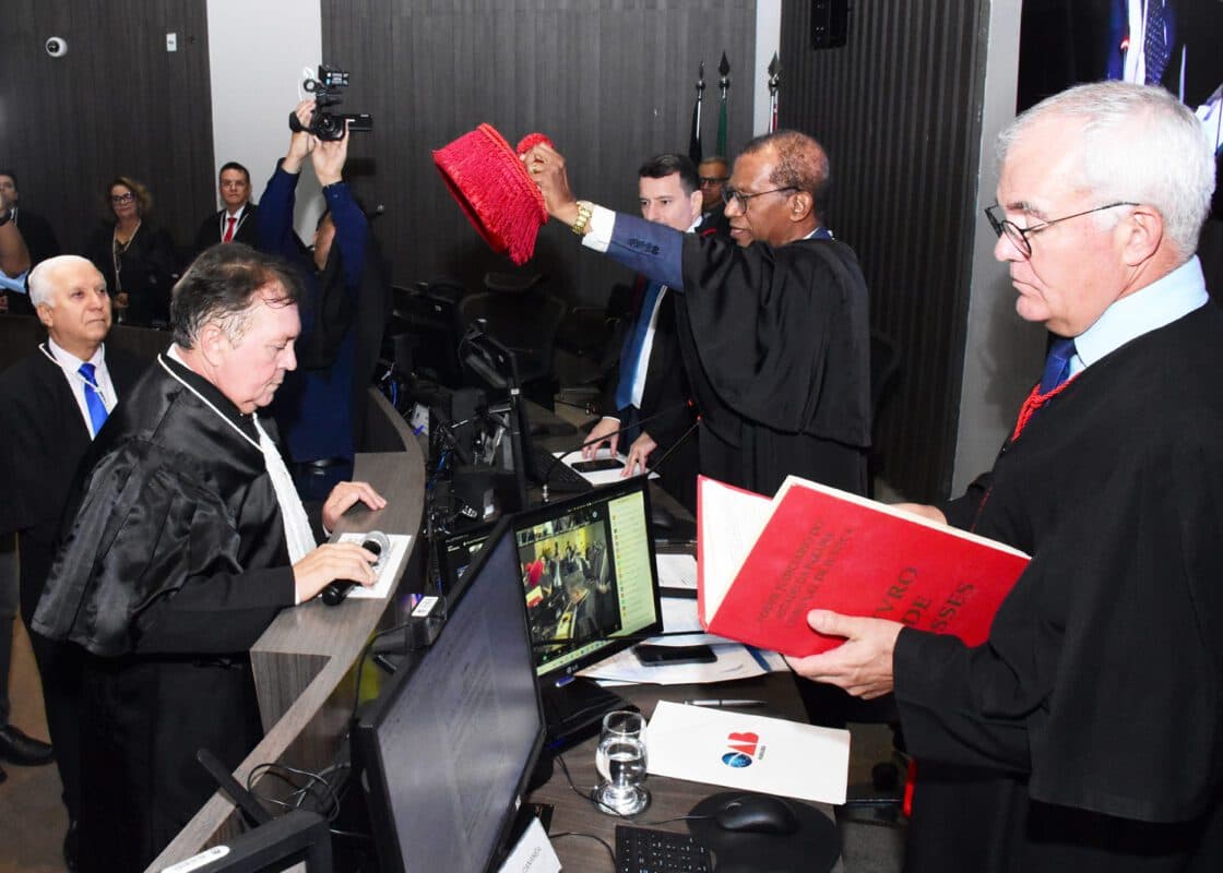 Carlos Eduardo Leite Lisboa toma posse como desembargador do TJ