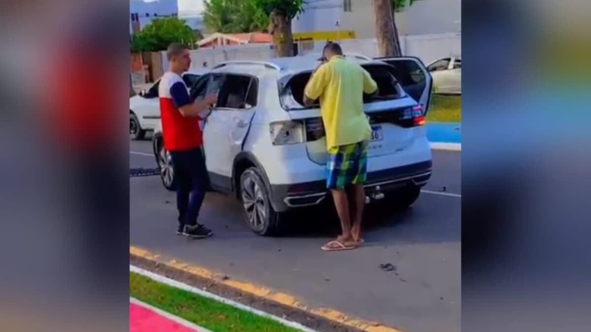 Três veículos se envolvem em acidente no bairro dos Bancários, em João Pessoa