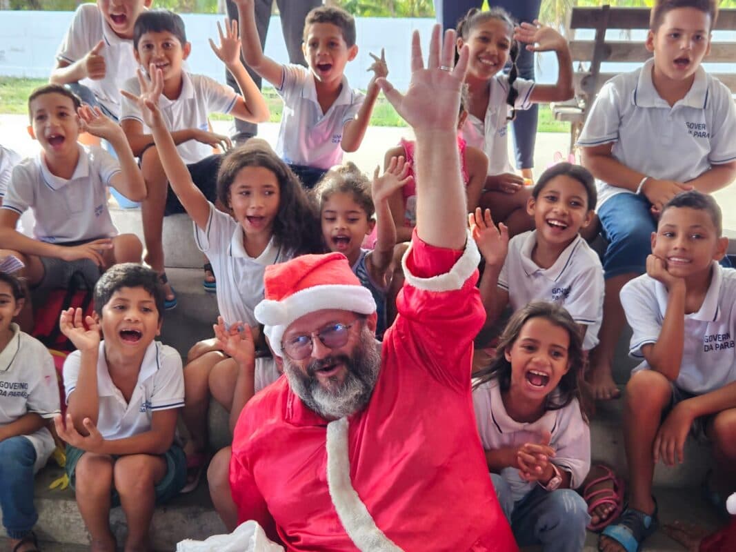 'Papai Noel maquinista' conduz VLT e visita estações da Grande João Pessoa na próxima sexta-feira; veja programação