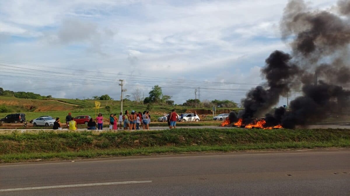 Protesto interdita BR-101 entre João Pessoa e Recife nesta quarta-feira