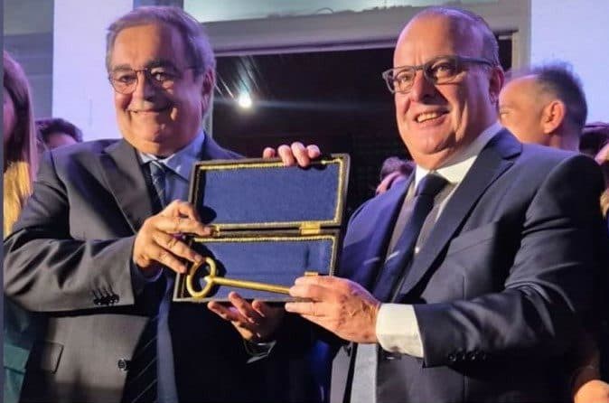 Em discurso de posse, Paulinho Freire anuncia que "tá bem pertinho de João Pessoa voltar a ser curral de Natal"