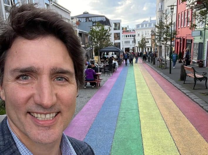 Primeiro-ministro do Canadá renuncia ao cargo