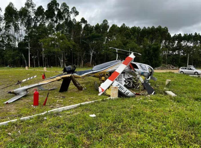 Helicóptero cai com cinco pessoas a bordo em Santa Catarina