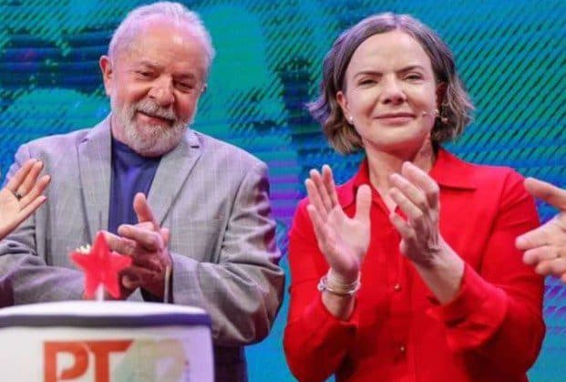 Lula define Gleisi Hoffmann como substituta de Padilha na articulação política; posse será dia 10 de março