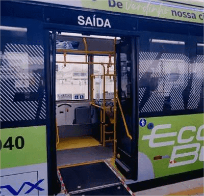 Prefeito Cícero Lucena comemora chegada de ônibus 100% elétricos em João Pessoa e diz que veículos entrarão em fase de teste