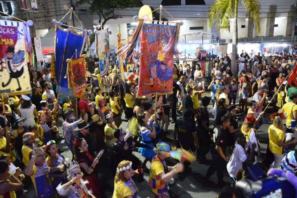 Confira o que abre e o que fecha em João Pessoa com o desfile do bloco Muriçocas do Miramar