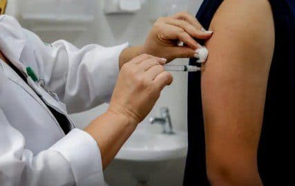 Vacina universal contra o câncer dá passo promissor em estudo com RNA mensageiro