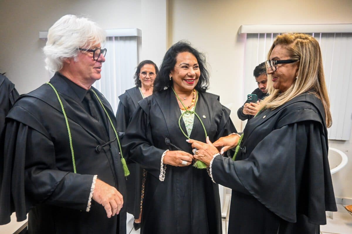 Madalena Abrantes é empossada para terceiro mandato como defensora pública-geral na Paraíba