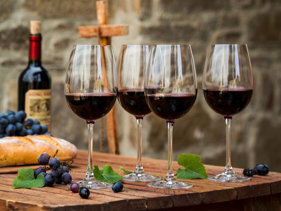 Vinhos na Semana Santa: Tradição, Fé e Sabor à Mesa
