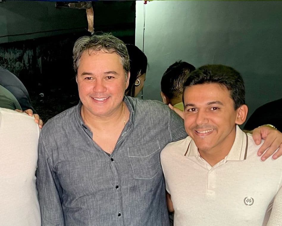 Dois pra lá e dois pra cá: prefeito de Santa Rita anuncia acordo com João Azevêdo, mas comemora com Efraim Filho em festa de Cruz do Espírito Santo