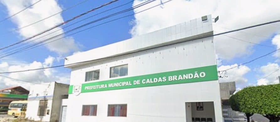 Vereadora denuncia 'rachadinha' na prefeitura de Caldas Brandão