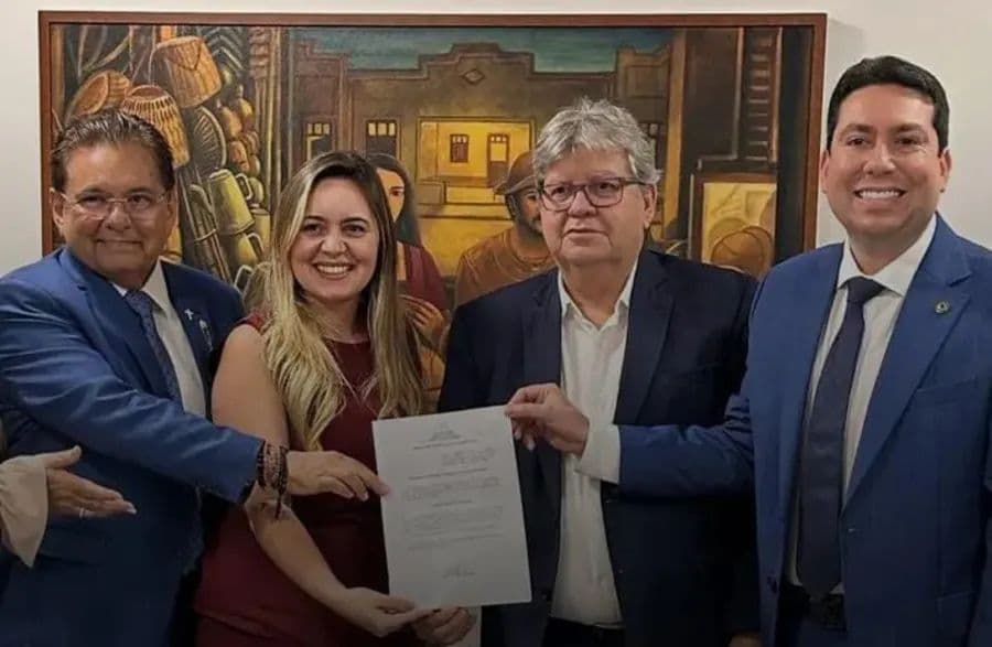 Ministério Público de Contas pede suspensão de posse de Alanna Galdino no TCE-PB