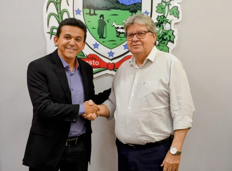 Prefeito de Santa Rita declara apoio a João Azevêdo para o Senado: “nosso representante será ele”