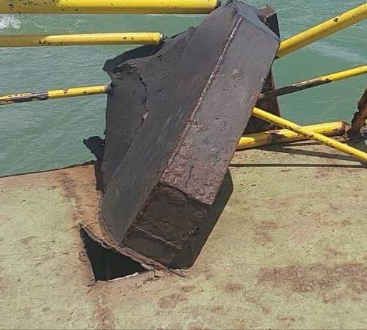 Rampa de acesso de balsa desaba durante travessia de Cabedelo a Lucena