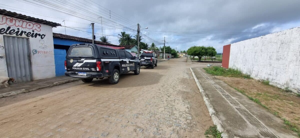 Suspeito de tráfico de drogas é preso com mais de 30 pedras de crack em Mamanguape