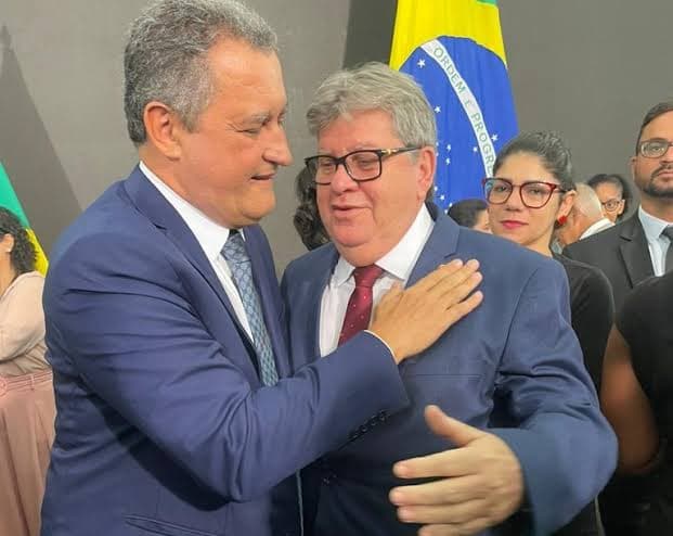 João Azevêdo se reúne com ministros Rui Costa e Waldez Góes em João Pessoa