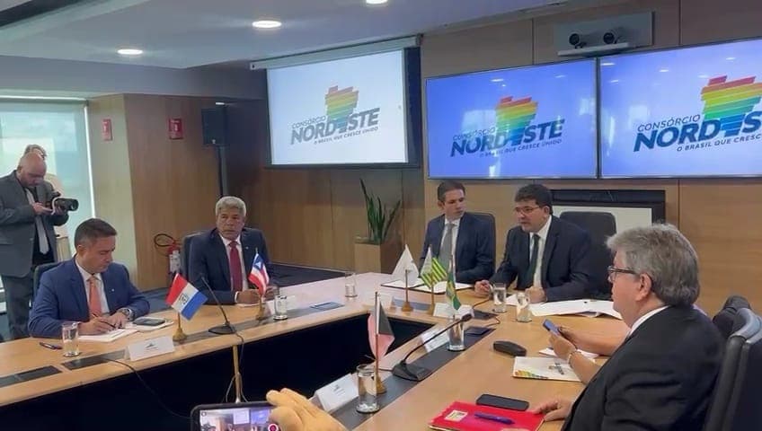 João Azevêdo, Hugo Motta e governadores do Nordeste participam de reunião em Brasília