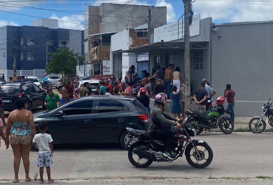 Compressor explode e deixa dois homens feridos em loja de ar-condicionado, em João Pessoa