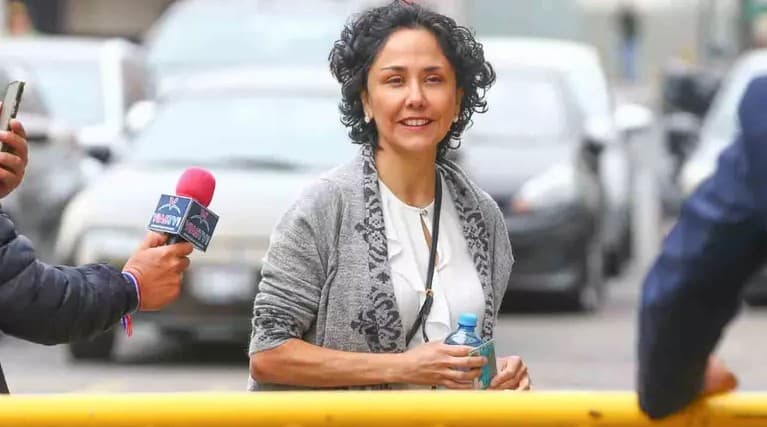 Ex-primeira-dama do Peru desembarca em Brasília após receber asilo diplomático