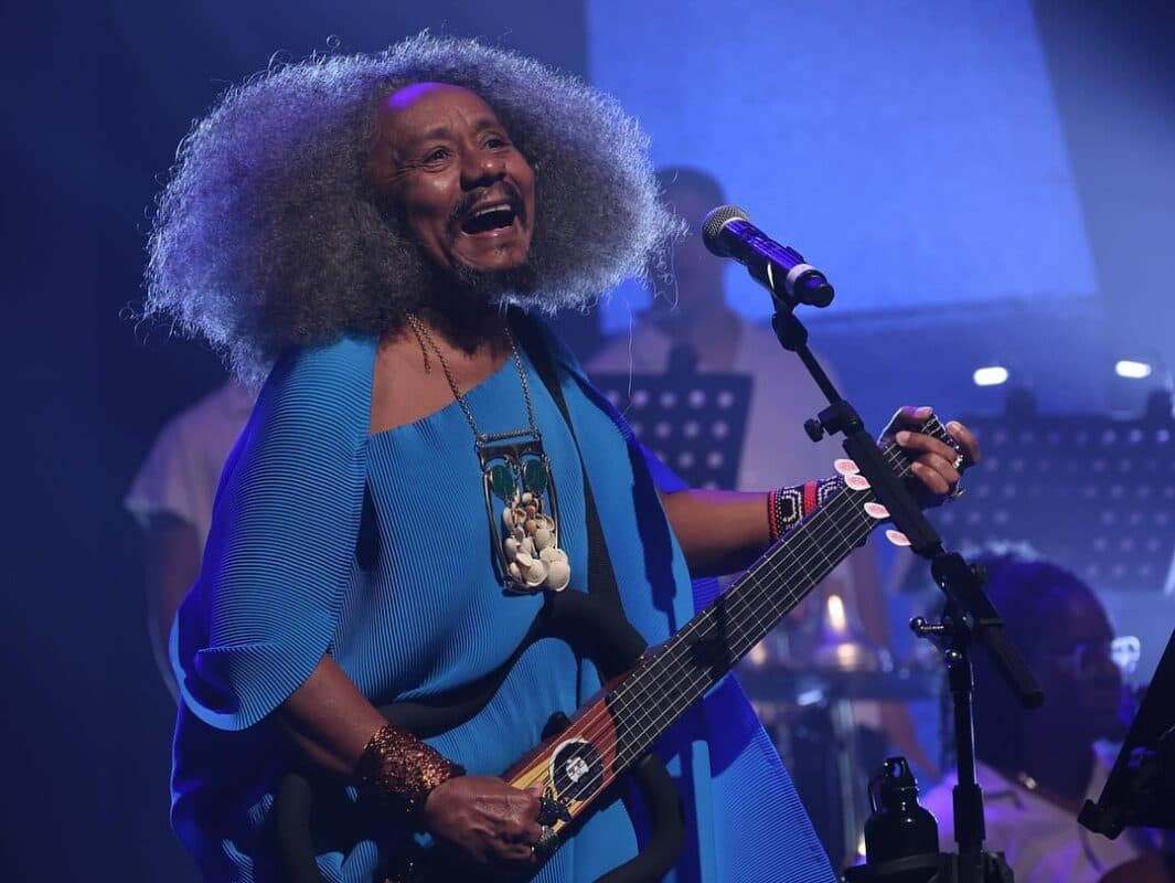 'Aos Vivos': Chico César faz show gratuito hoje em João Pessoa