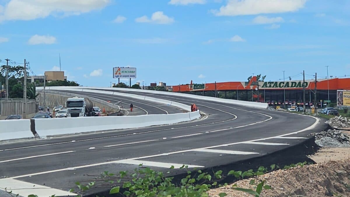 "A parte de cima está absolutamente concluída", diz governador João Azevêdo sobre viaduto de Água Fria