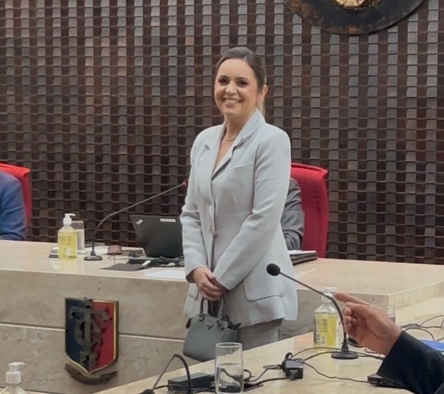 TCE-PB dá posse à nova conselheira Alanna Galdino em sessão extraordinária