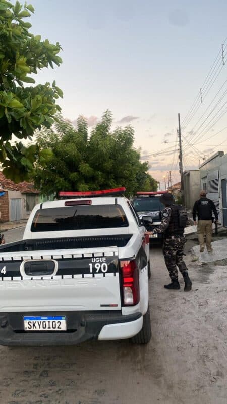 Ação policial prende cinco suspeitos de homicídio em Alhandra