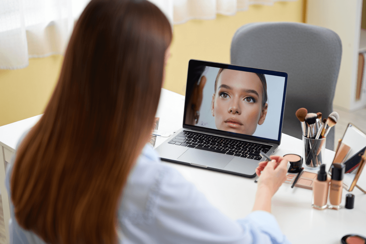 Cursos Online em Cuidados Femininos: Qualificação que Transforma Vidas e Gera Renda