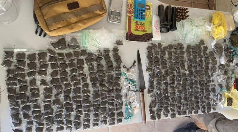 Homem apontado como dono de 'bistrô' de drogas é preso no Valentina Figueiredo