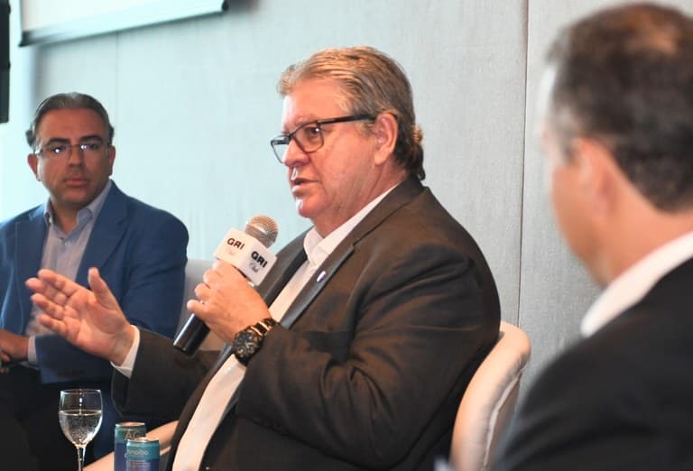 João Azevêdo critica Adriano Galdino por sugerir três candidaturas da base aliada para as eleições de 2026