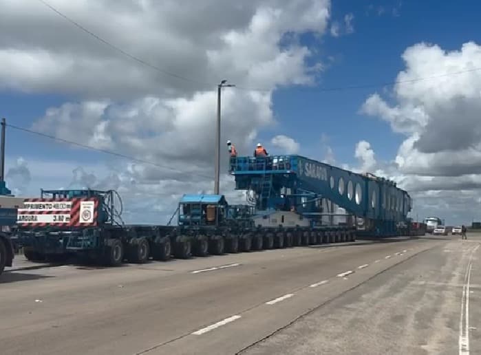 'Carreta do transformador' segue percorrendo a BR-101 na Paraíba e trânsito é modificado em Alhandra