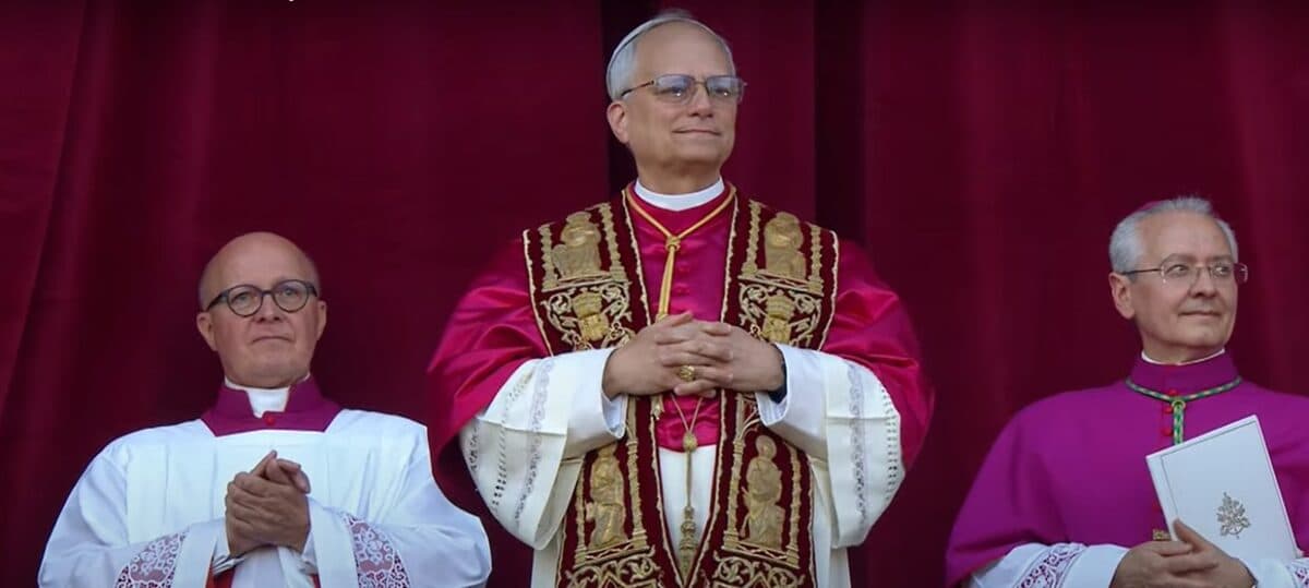 Papa Leão XIV defende união entre homem e mulher como “base da sociedade”