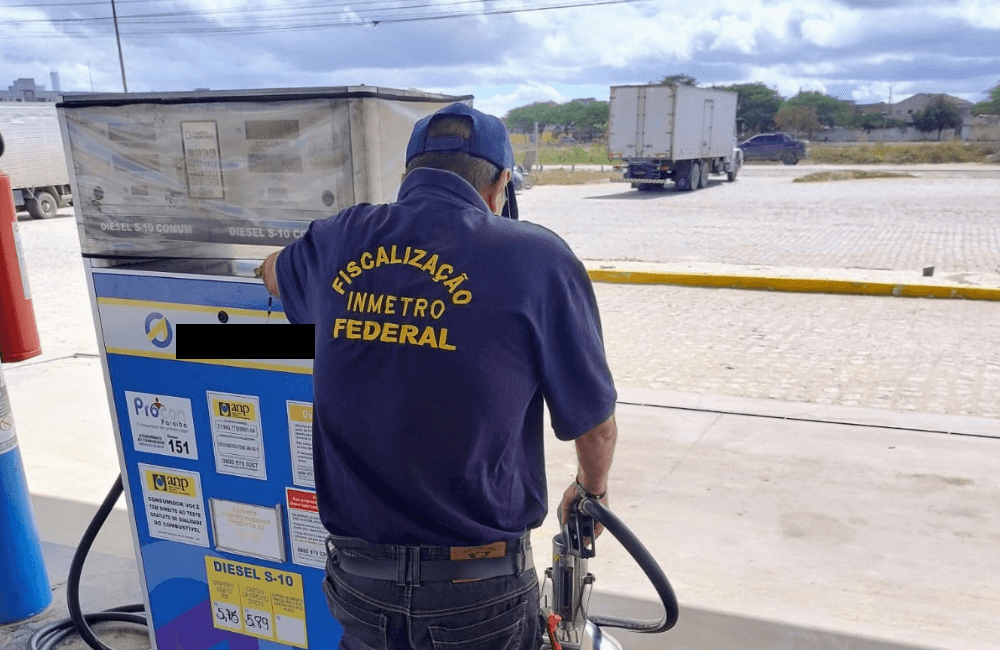 Operação autua sete postos de combustíveis e interdita revenda de gás em Campina Grande