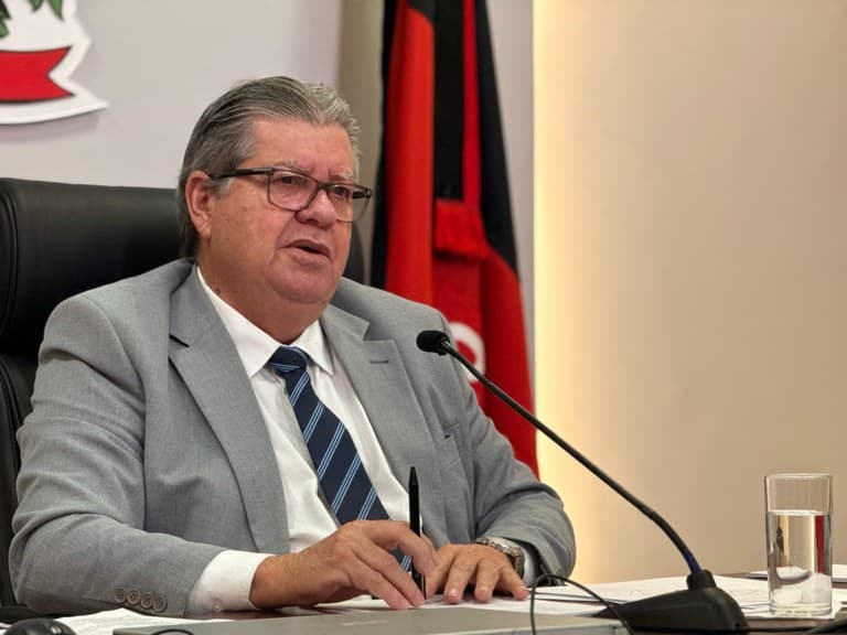 Governador alfineta Bruno Cunha Lima por festa de Dia das Mães no dia da inauguração do Centro de Convenções de Campina Grande