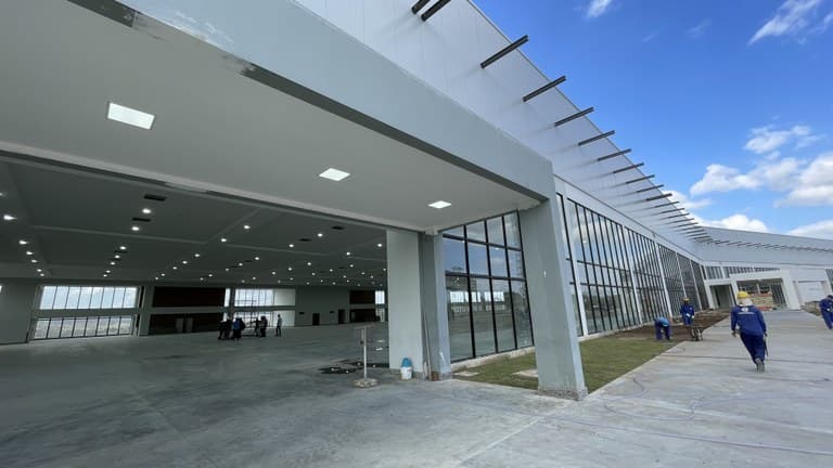 João Azevêdo diz que Centro de Convenções de Campina Grande, que será inaugurado na quarta-feira, já tem cinco eventos programados