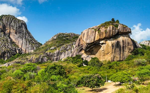 Pêndulo da Pedra da Boca, em Araruna, é suspenso temporariamente pela Sudema