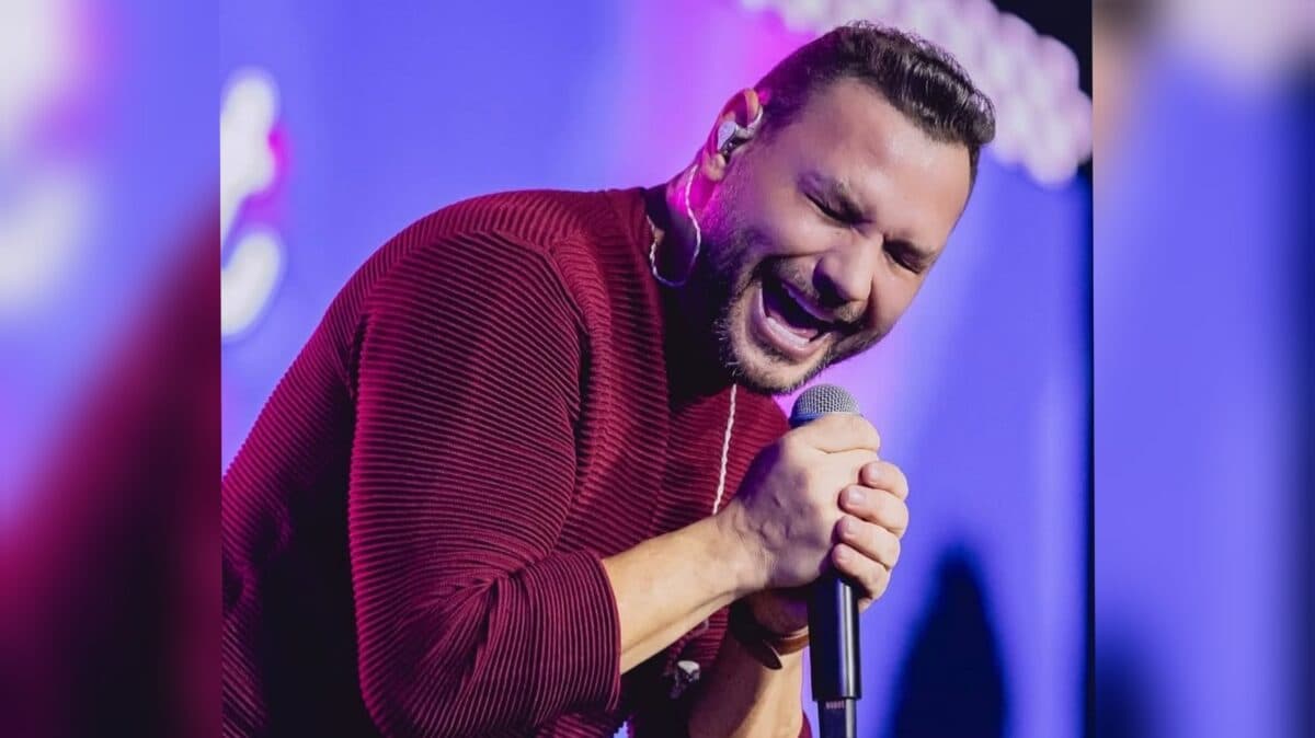 Cantor Lenno, da banda Desejo de Menina, é preso em João Pessoa