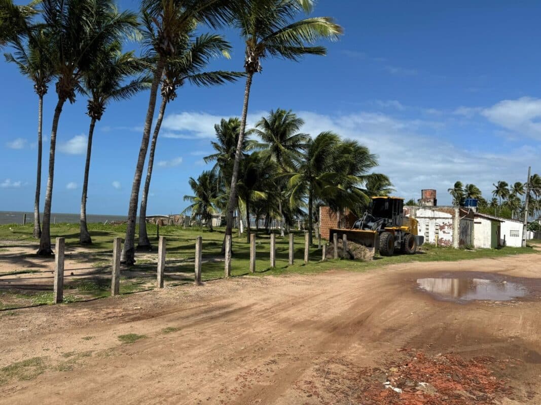 Operação Restinga Viva retira cercas irregulares e ocupações para preservação costeira em Pitimbu