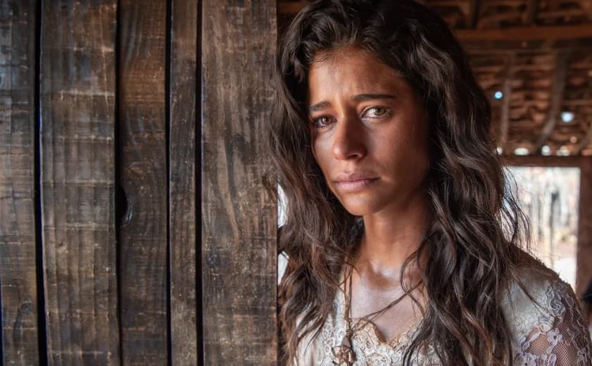 Atriz paraibana Isadora Cruz vive momento espiritual intenso nas gravações de novela