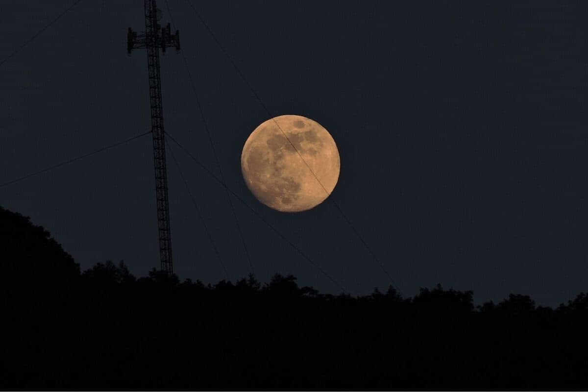 Lua de Morango de 2025 será a mais baixa em quase 20 anos; saiba como observar