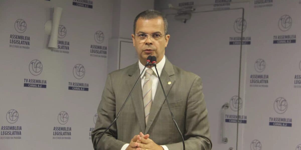 Jutay Meneses confirma desistência na disputa pela vaga do TCE e diz que nome de Galdino é consenso