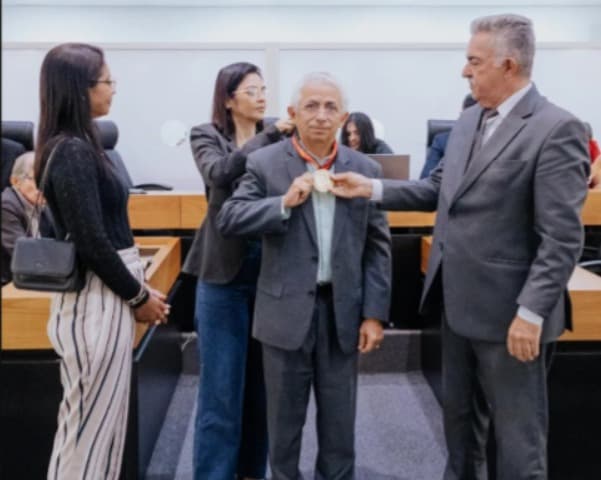 Marcus Alves recebe medalha Epitácio Pessoa pelo trabalho realizado na área da cultura em João Pessoa