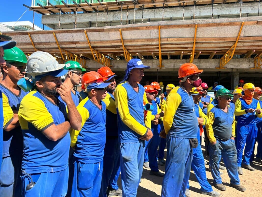 Obras seguem paralisadas com greve na construção civil em João Pessoa
