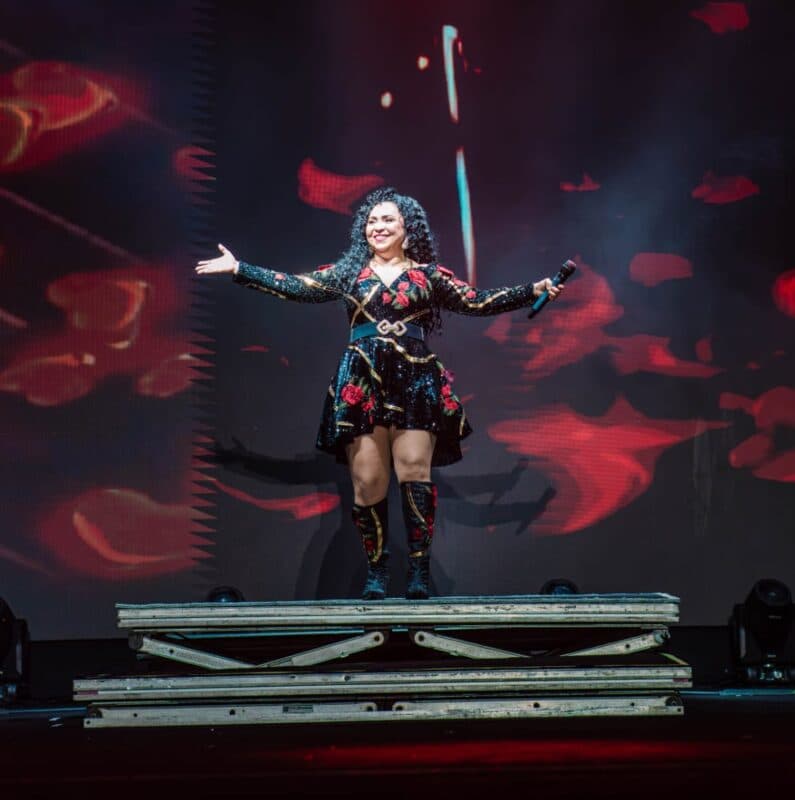 Parque do Povo lotado celebra a chegada da semana do São João