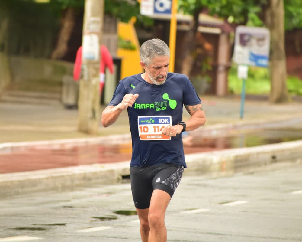 Correr sem métricas pode fazer você correr melhor: a verdadeira liberdade na corrida