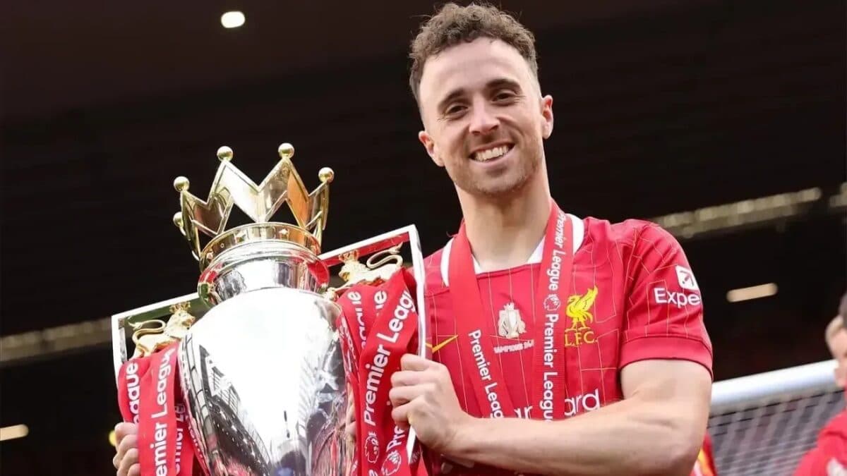 Diogo Jota, atacante do Liverpool, morre em acidente de carro