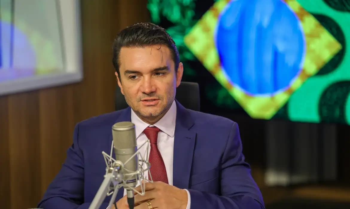 Após pressão do União Brasil, Celso Sabino informa que pedirá demissão do Ministério do Turismo